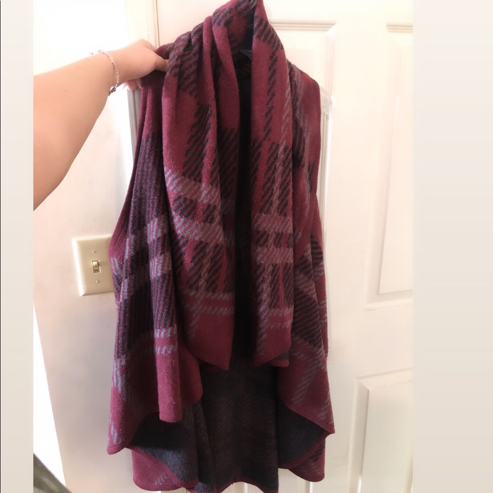 Super super cute shrug/ cardigan/ poncho